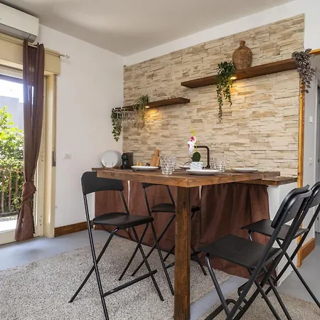 Schiliro House Apartment